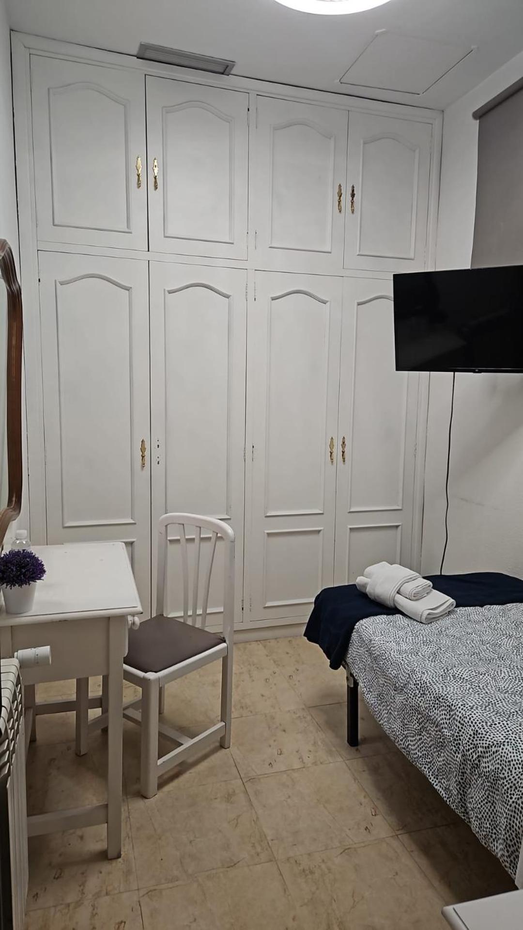 Hostal Alfaro — Foto 1